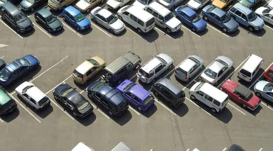 A-Guide-to-Parking-Etiquette-for-Urban-Drivers