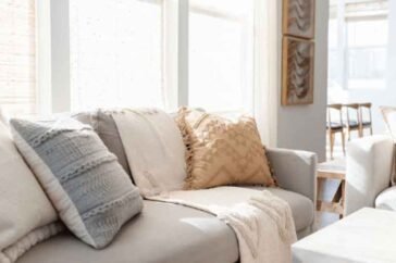 Throws-Review-How-Soft-Fabrics-Transform-Home-Aesthetics