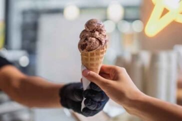 Why-Ice-Cream-Lovers-Prefer-Artisanal-Shop-Picks